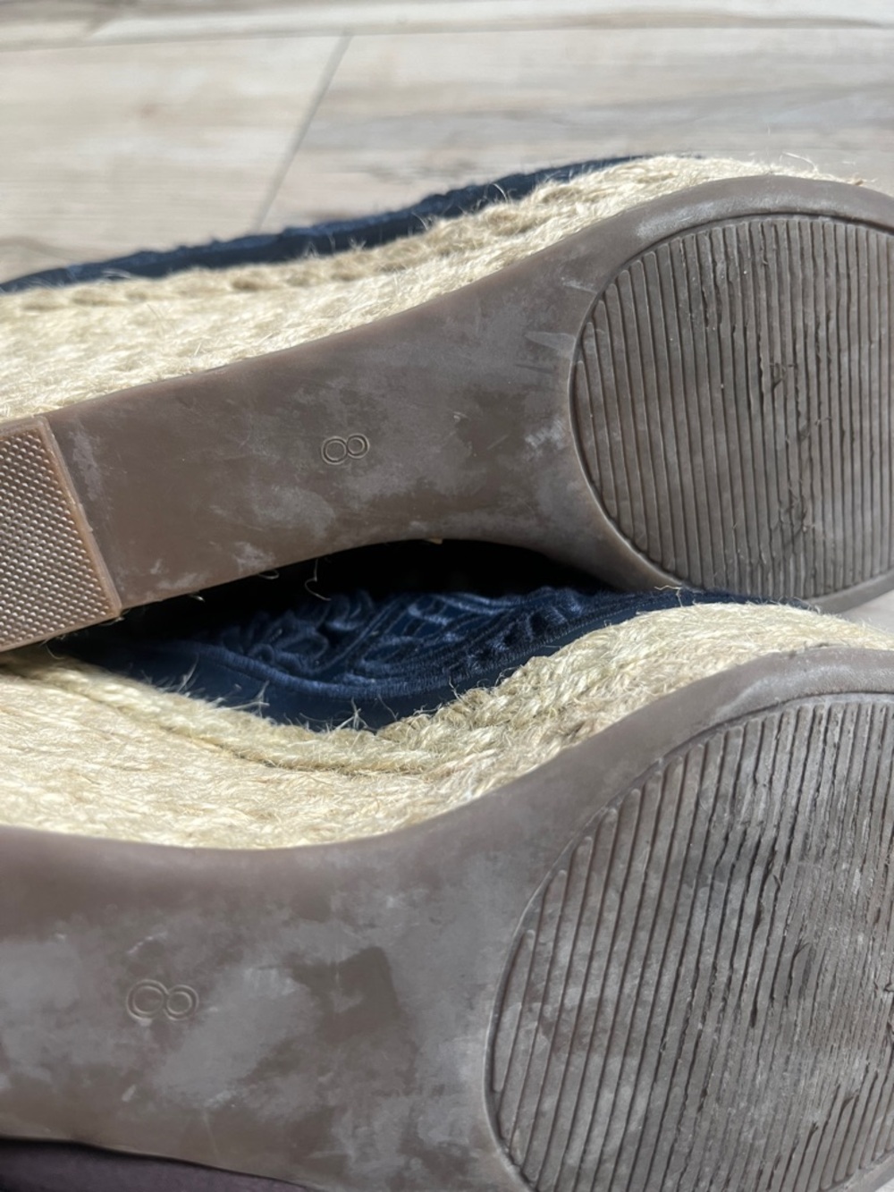 Kelly & Katie Navy Espadrille Wedge Peep-Toe Heels with Bow Detail size 8 - Picture 5 of 6